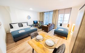 Alphabet Apartments - Prins Hendrikkade 10